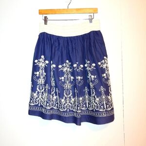 Metro Wear skirt, navy blue and white, embroidered, size Large